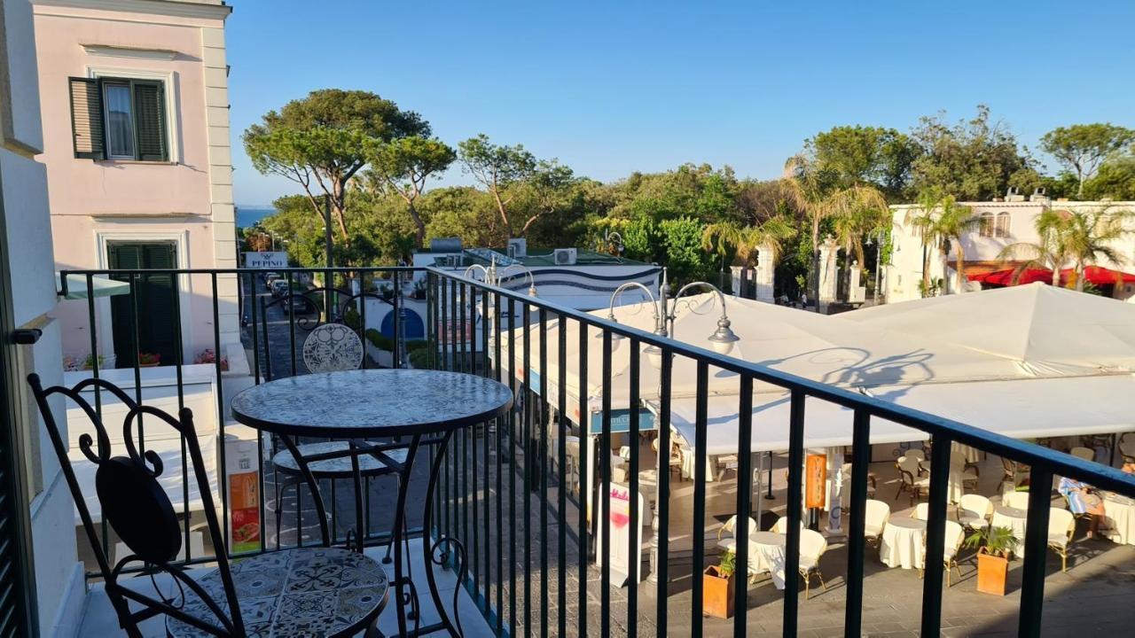 B&B La Piazzetta Isquia Exterior foto
