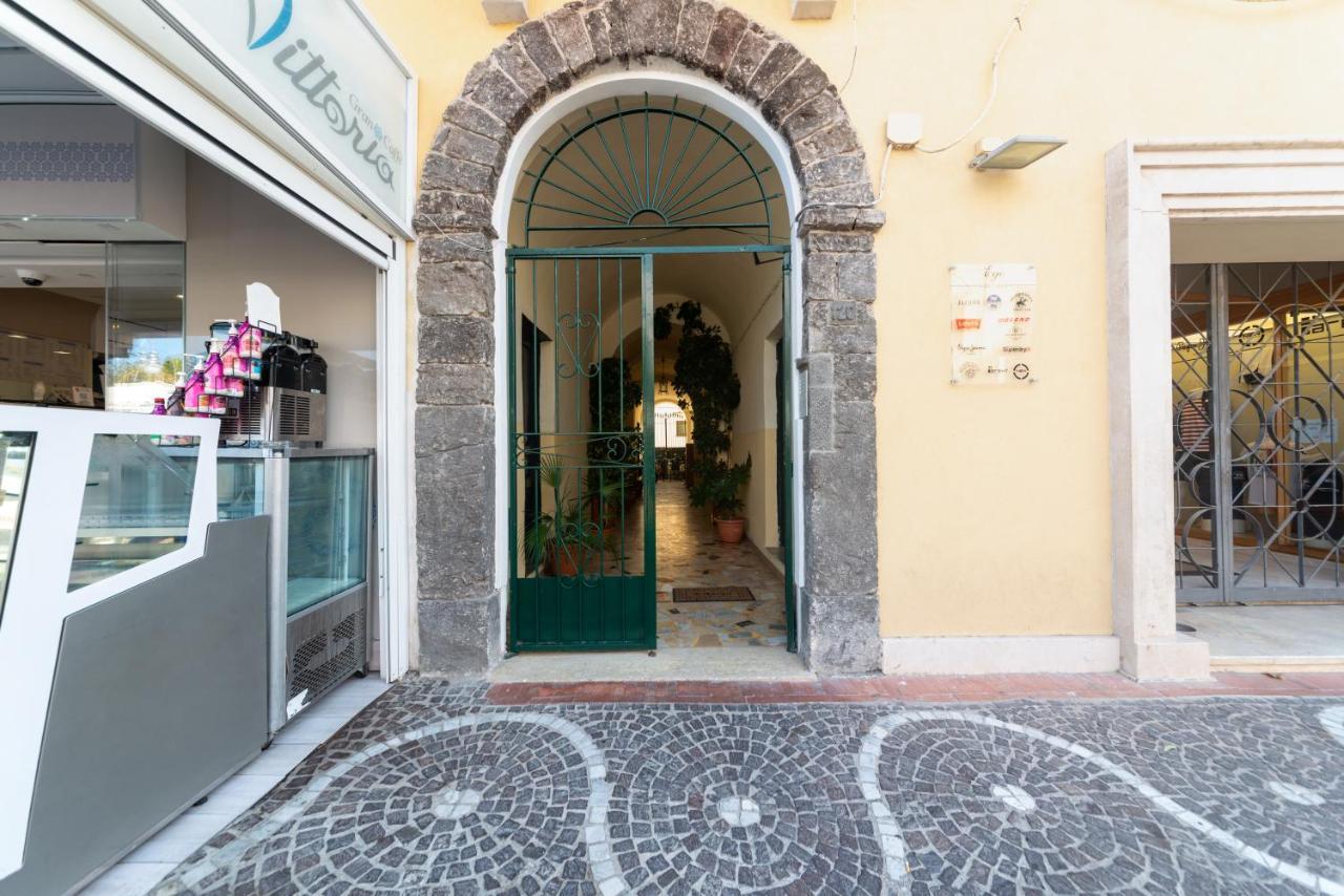 B&B La Piazzetta Isquia Exterior foto