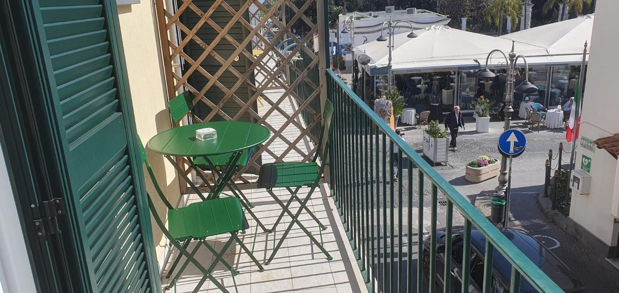 B&B La Piazzetta Isquia Exterior foto